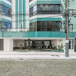 Clda021 - Amplo Apto Todo Climatizado No Centro 3Q